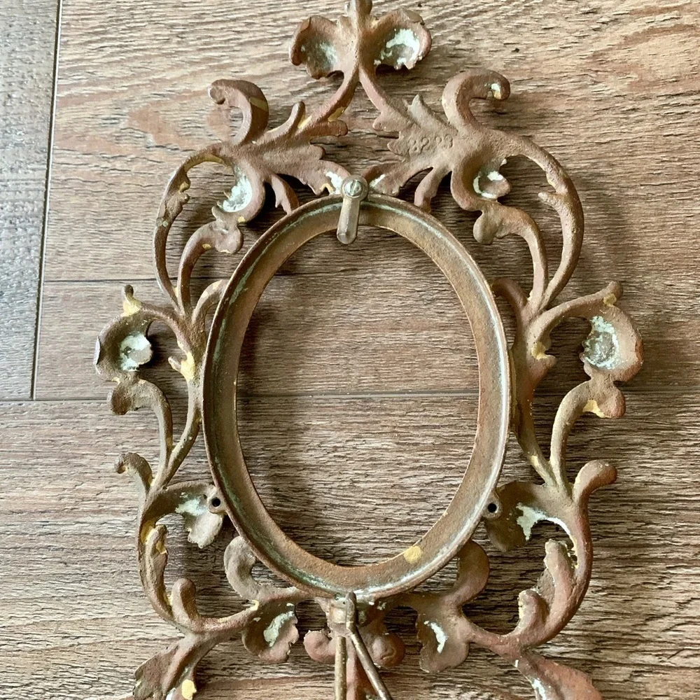 Vintage Victorian Style Brass Oval Picture Frame